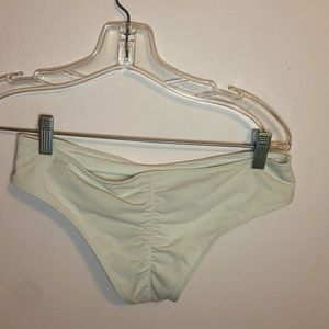 White hollister cheeky scrunch bikini bottoms